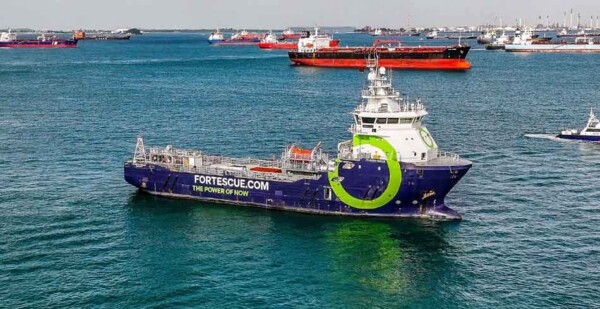Photo of Fortescue vessel Fortescue Green Pioneer approaching port